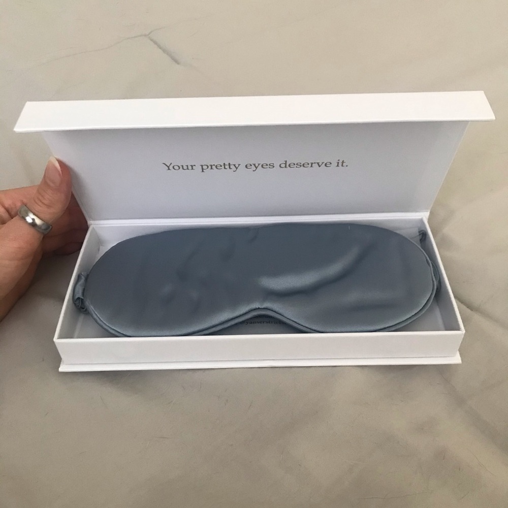 Yanser Luxury Silk Sleep Mask